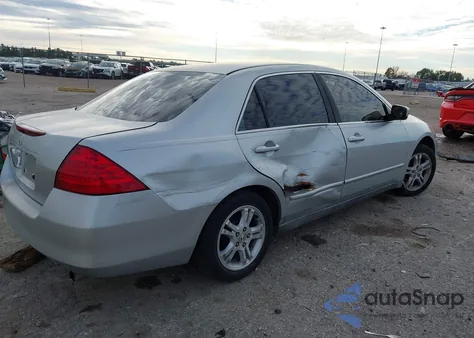 2007 Honda Accord 2.4 Lx z USA, uszkodzony, nr VIN 1HGCM56437A143166